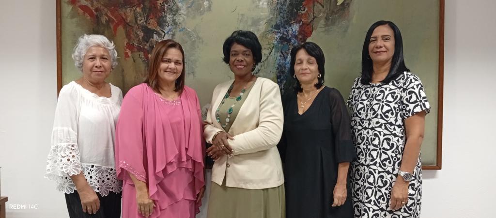 FELIZ DIA INTERNACIONAL DE LA MUJER!!!! 🌹🌺🌷🌼🌸💐🥀♥️
A ustedes que hacen que todo sea posible. ♥️♥️♥️
<a href="/TppSantiagocuba/">Tribunal Provincial Popular Santiago de Cuba</a> 
<a href="/TSupremoCU/">TSupremoCU</a> 
#SantiagoDeCuba