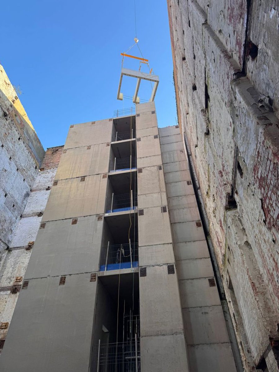 SpecifierSelect tweet media