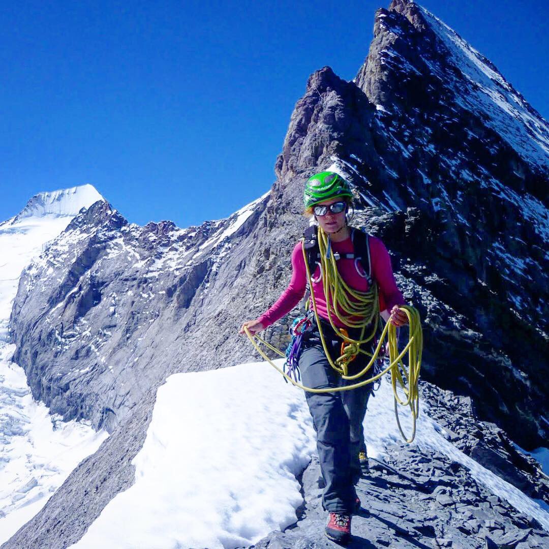 Icicle Mountaineering tweet media