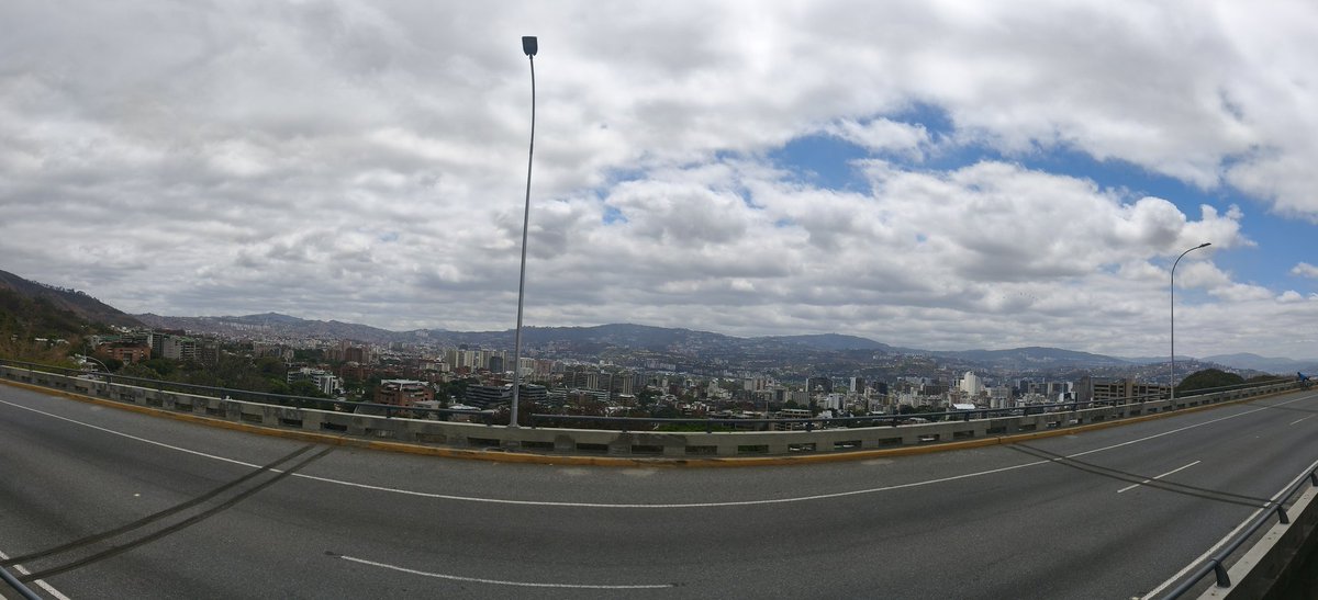 miccherivero's tweet photo. Caracas 🇻🇪 Dist Altamira #Domingo #8Marzo #DiaInternacionalDeLaMujer https://t.co/TFKXPBzghZ