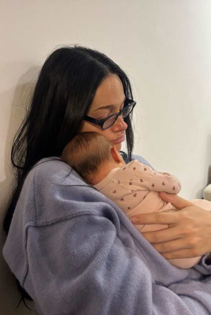 nuestra primera foto de mamá ori y bby Gia 🥹
