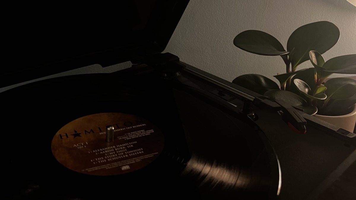 x - moon ✨ tweet media