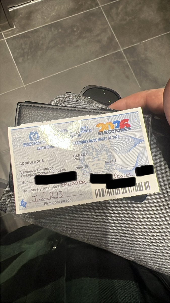 Aún a la distancia, aquí ando cumpliendo mi cita con la democracia. Esperando como siempre que los resultados sean lo mejor para Colombia. 🇨🇴