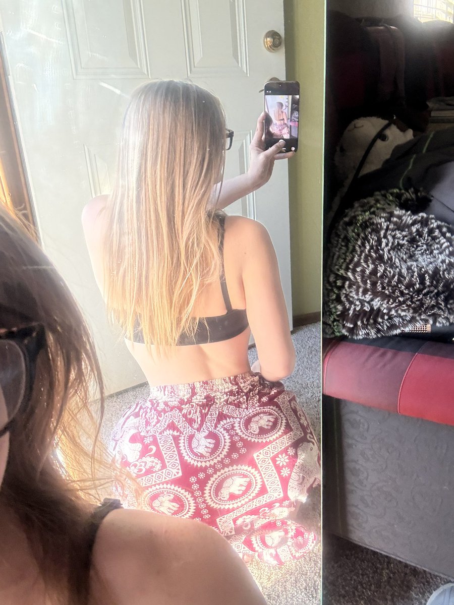 SnowBunnyFit's tweet photo. @itsellabailey Freaky nasty and raw of course 🫵😜 https://t.co/8fgfqCJ8xL