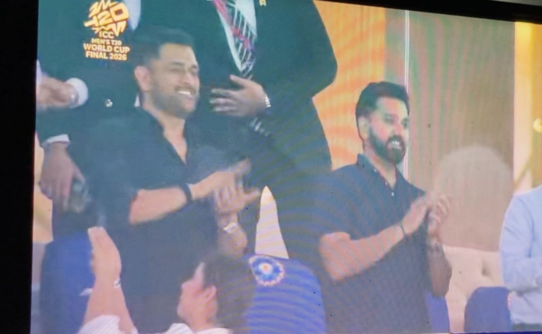 HardikChander11's tweet photo. Two WC winning captains celebrating India's victory #INDvNZ #India #T20WorldCup https://t.co/bPl14CEdeA