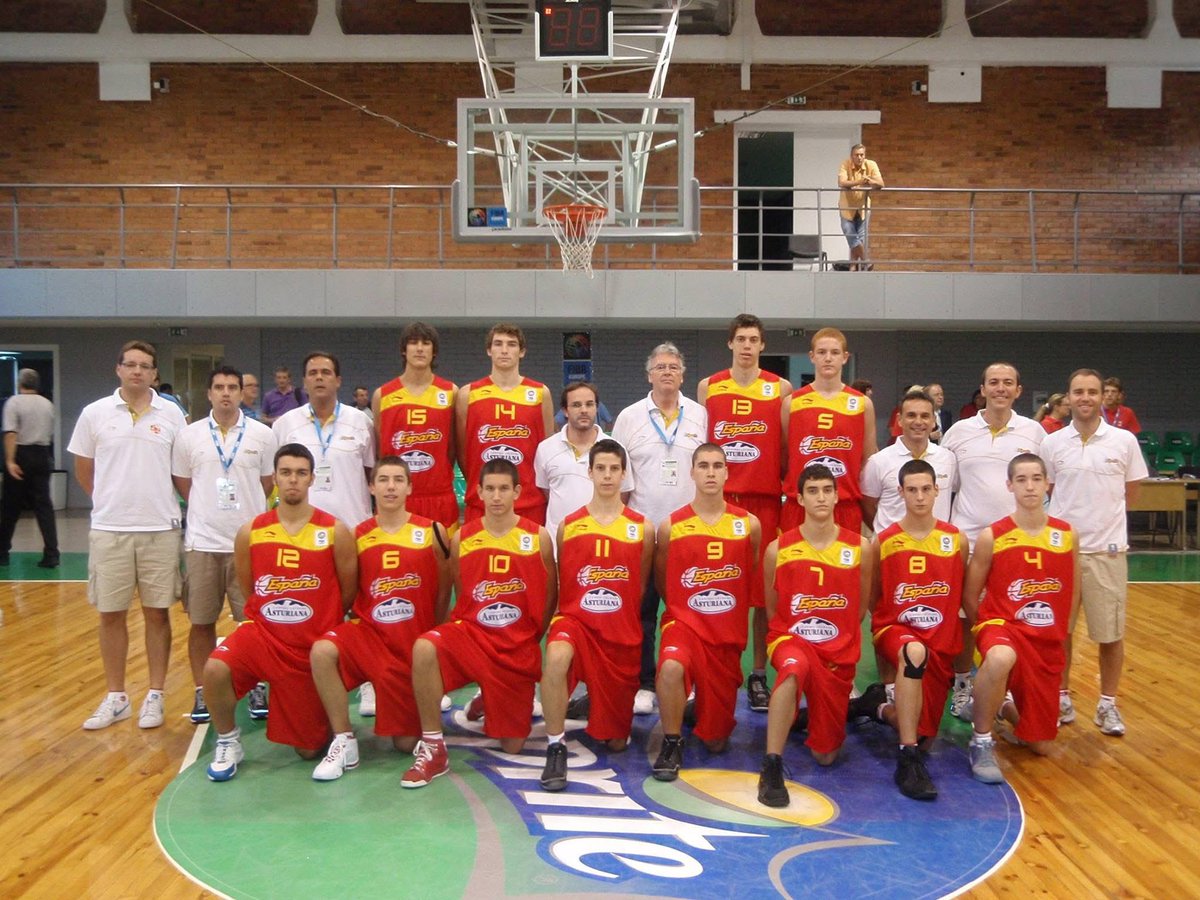 Leo con profunda pena que nos ha dejado Vicente Paniagua, el cual nos acompañó como delegado federativo en el 2009 en KAUNAS cuando fuimos Campeones de Europa. Un gran tipo. Un tío entrañable. D.E.P.