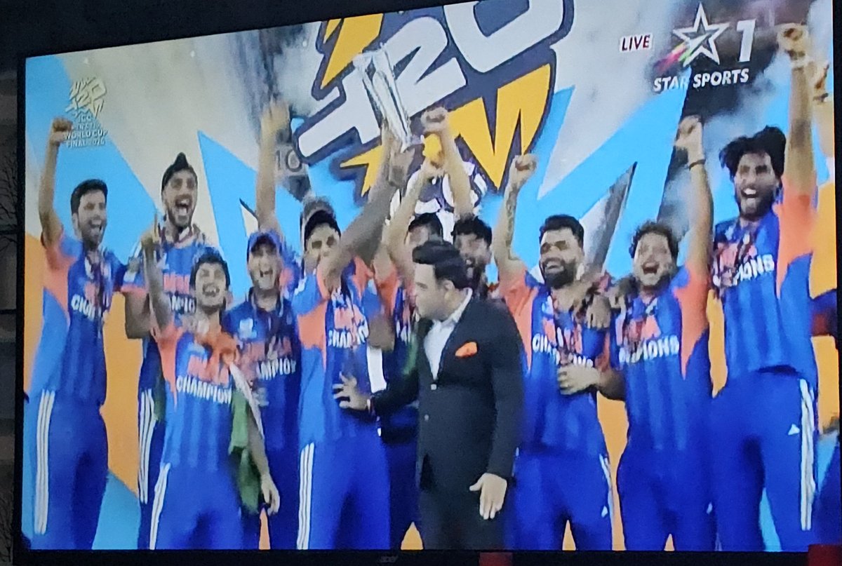 Souravp98's tweet photo. No team defended t20 wc, no team won thrice,  no team won at home, never won against nz in t20 wc, never won a wc on sunday,lost last final in this venue.
all done and dusted in 1 night 👏
Congratulations to our team 🇮🇳 https://t.co/g5Fgsznp8k