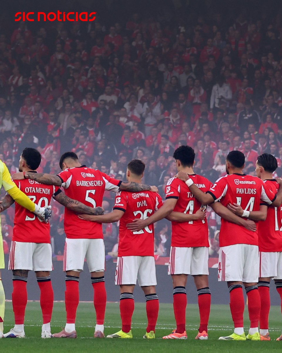 Em homenagem ao Dia Internacional da Mulher, os jogadores do Benfica entraram hoje no relvado do Estádio da Luz com uma alteração simbólica no seu equipamento. Em pleno Clássico frente ao FC Porto, os nomes das mulheres que marcaram as vidas dos atletas ocuparam o lugar