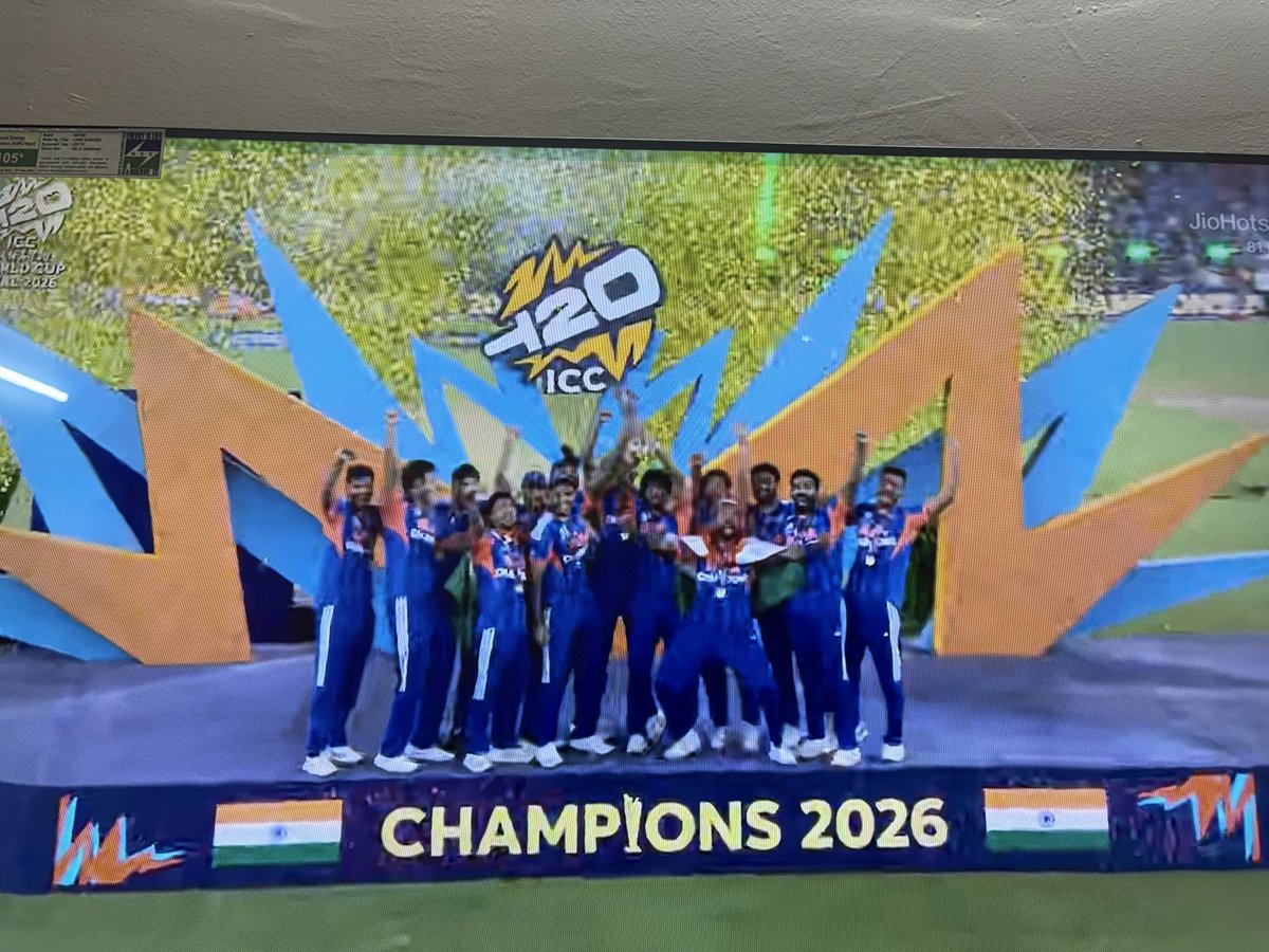 Ashutoshkt98's tweet photo. Congratulations Team India♥️🔥🔥 and special thanks to @IamSanjuSamson  Great performance 🔥🔥 

@BCCI @surya_14kumar @AkashvaniAIR @ICC https://t.co/tj39Bfc1nM