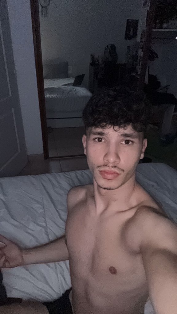 alexx tweet media