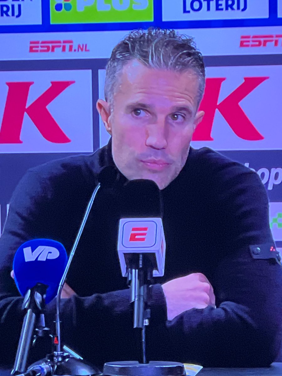 Kick01012's tweet photo. Kijk is dom, ja ho maar.
#nacfey #feyenoord #robinout https://t.co/Ir10zfXvGx