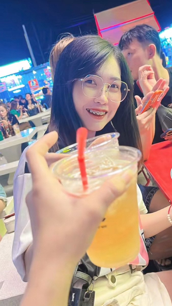 PlaiPlai0600's tweet photo. ชนแก้ว🍻🍻 ฝันดีนะคะ 
#ชลบุรี #ระยอง #บ่อวิน #ดอนหัวฬ่อ #มาบยางพร https://t.co/y6MmCKTbNQ