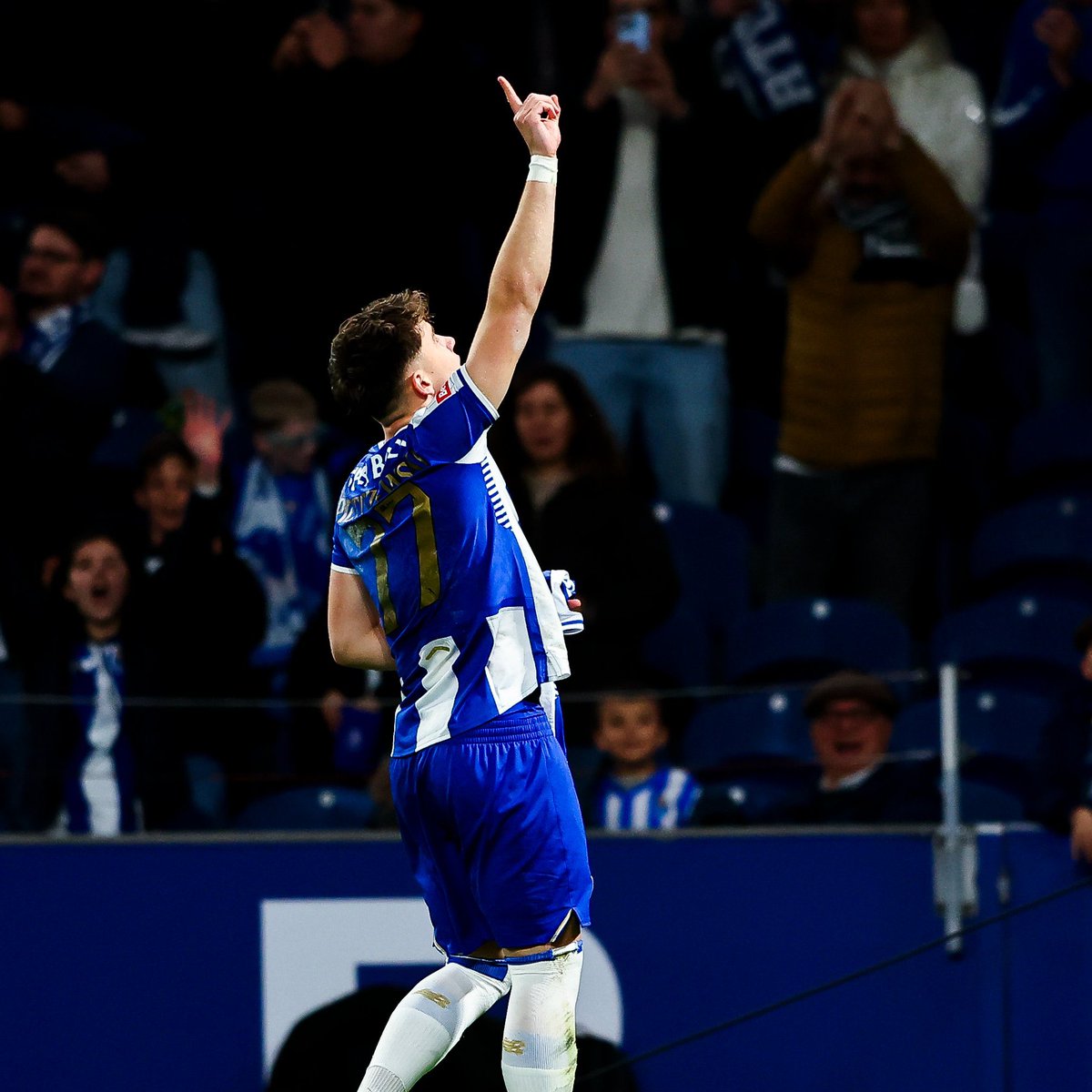 FCPVzn's tweet photo. O QUE É ISTOOOOOO

OSKAR PIETUSZEWSKI QUE GOLAÇOOOOOOOOOOOO

JOGA MUITOOOOOOOOO https://t.co/ZtvxGqDVJY