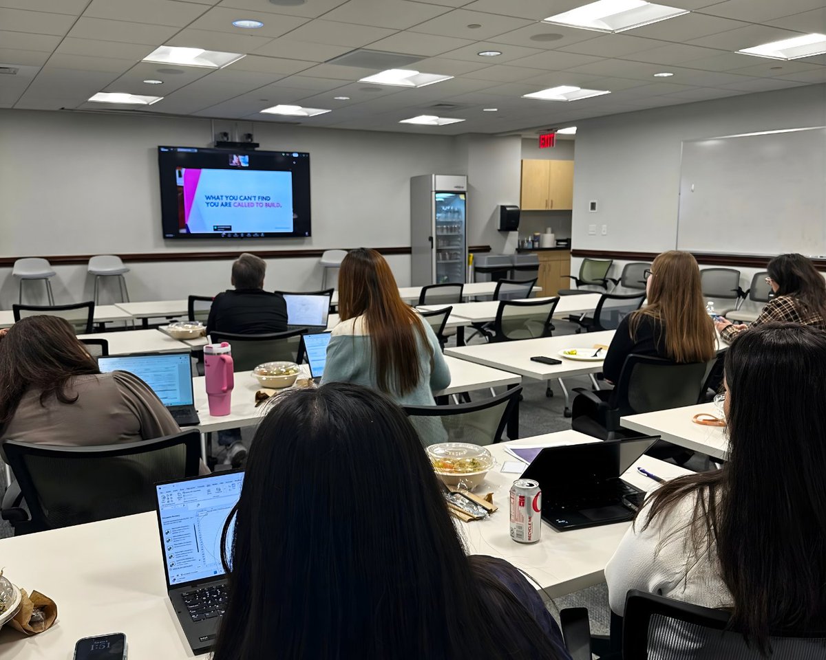 Definitive Healthcare tweet media