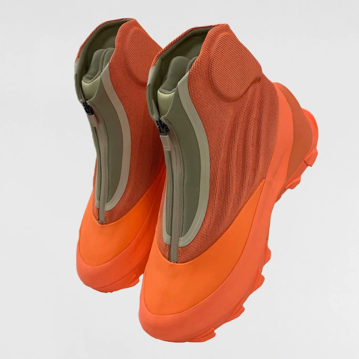 YEEZYTALIA tweet media