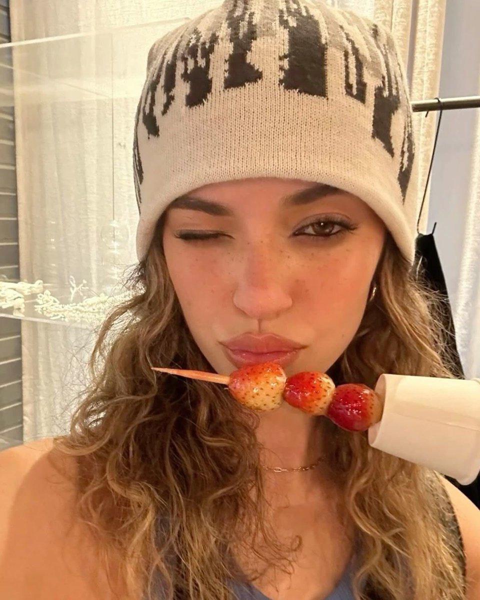 daniela pics tweet media