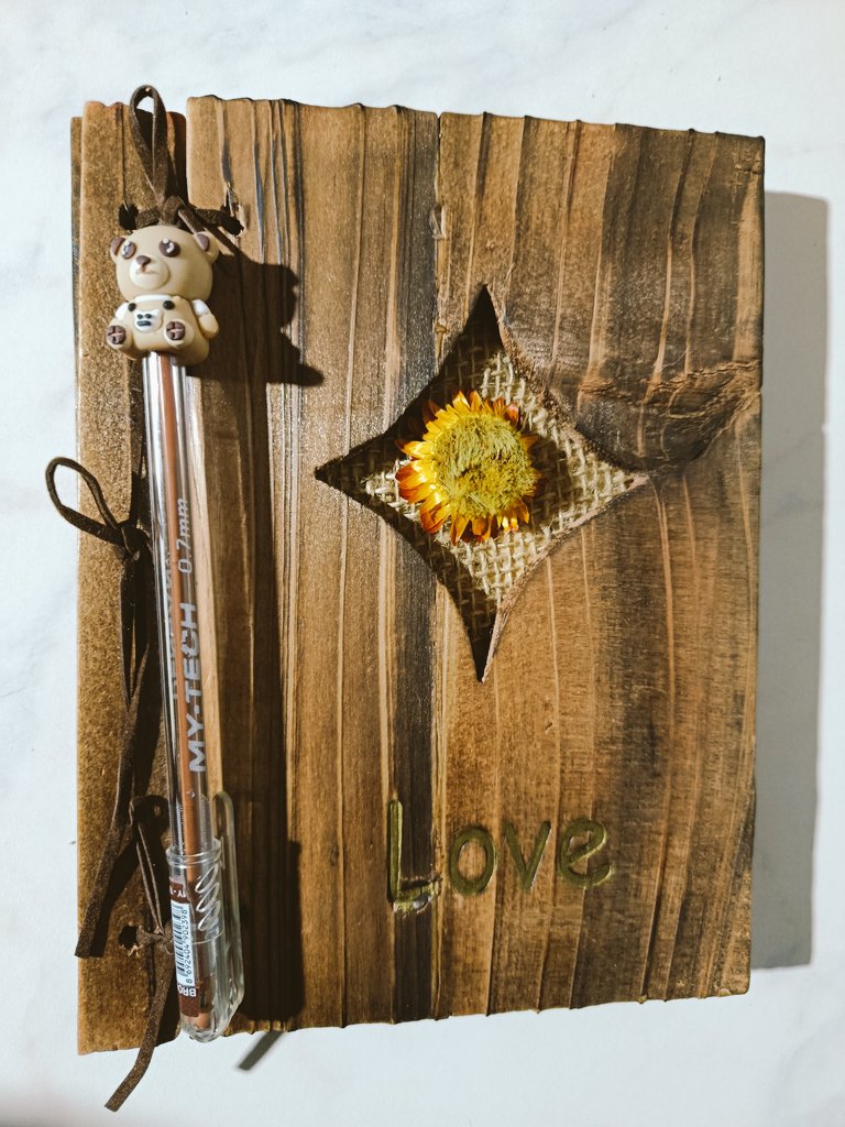 "Ayakkabının bağcığına kadar iste deniyor Rabbinden; rahmeti sonsuz olana mütevazı olunmaz" cümlesine dayandım,niyet ettim.
Rabbim hayırla ve kolaylıkla sonuçlandırsın