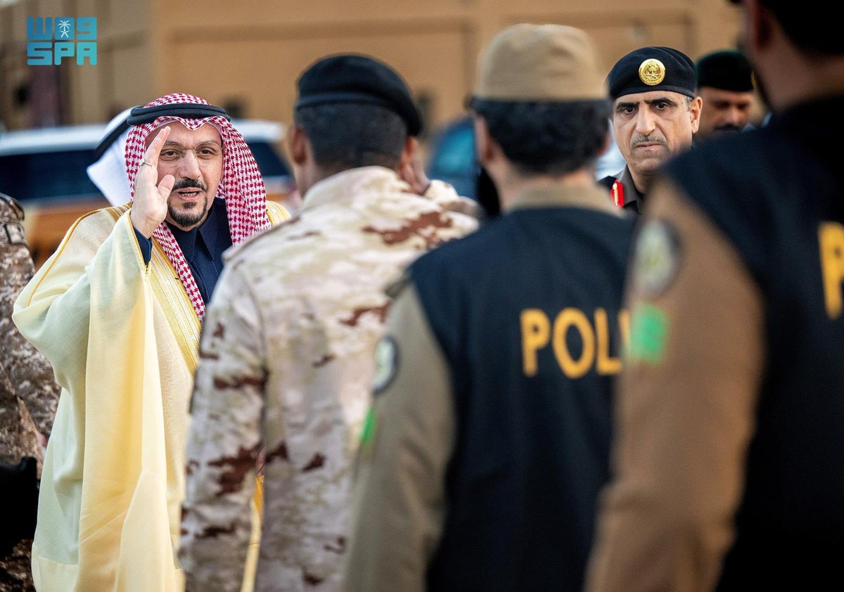 SPAregions's tweet photo. أمير منطقة القصيم يشارك رجال الأمن مأدبة الإفطار.
https://t.co/NNA6gLl28H 
#واس_رمضان47 https://t.co/ddMm0K0Csy