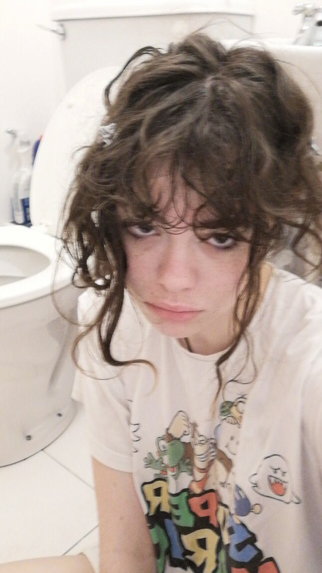 sniperrii's tweet photo. happy woman’s day i got home from a campfire birthday at 7:30 am and for some reason thought it would be a good idea to eat salt and vinegar pringles on a hungover stomach https://t.co/BPI0Mxwfpo