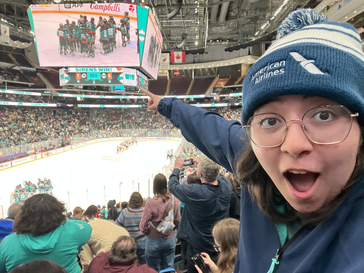 trashqueen317's tweet photo. WE ARE SOOO BACK ITS CRAZY!! #pwhlsirens #nysirens https://t.co/7HVmEFe3kF