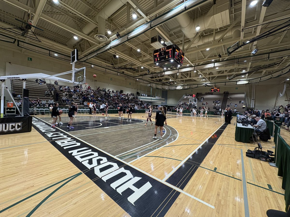 NYSTakeover's tweet image. #TodaysOffice Part II
Hudson Valley CC

i had no intention of watching weekend stuff back in my homeland, but a dose of wintry mixes created chaos earlier this week and generated an offer I couldn’t refuse.

Sunday, initially an open day on the @Sect2athletics schedule, now