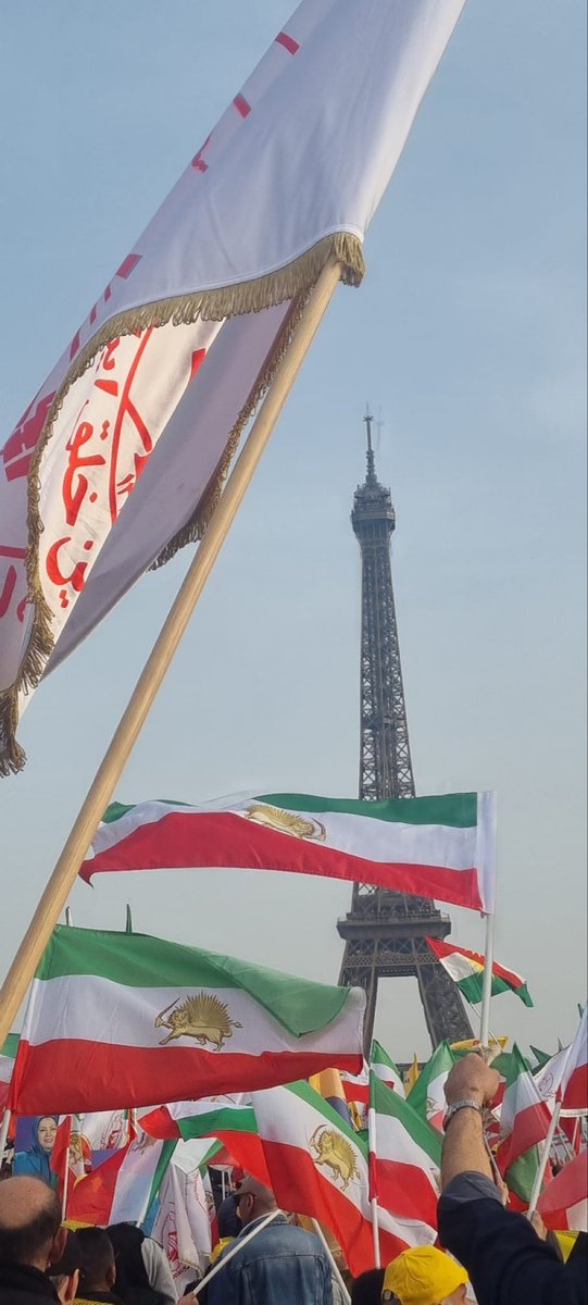 #Paris 🔥✊🏼