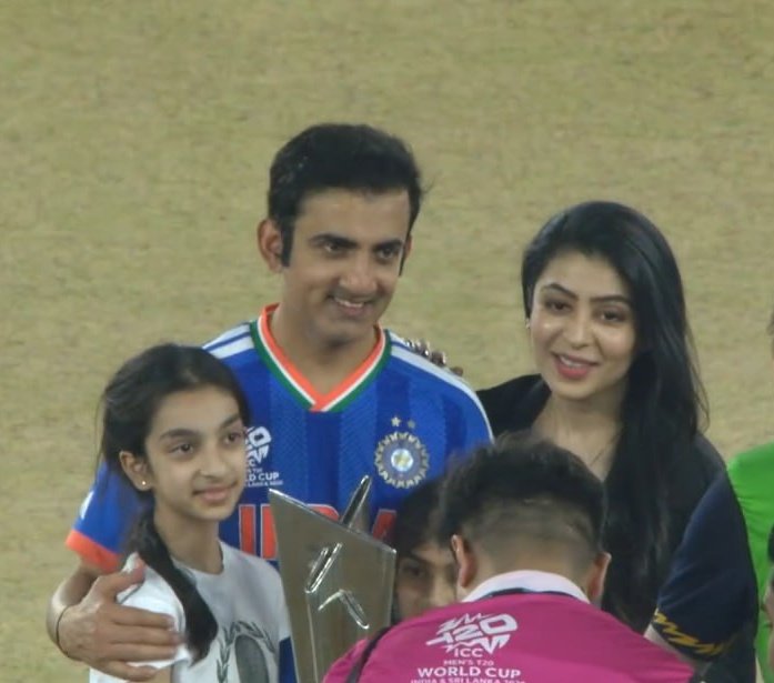 Gautam Gambhir and family with the T20 WC 🥹💜