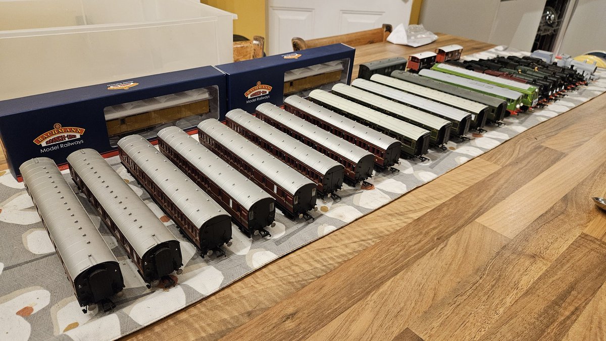 GBHtrain tweet media