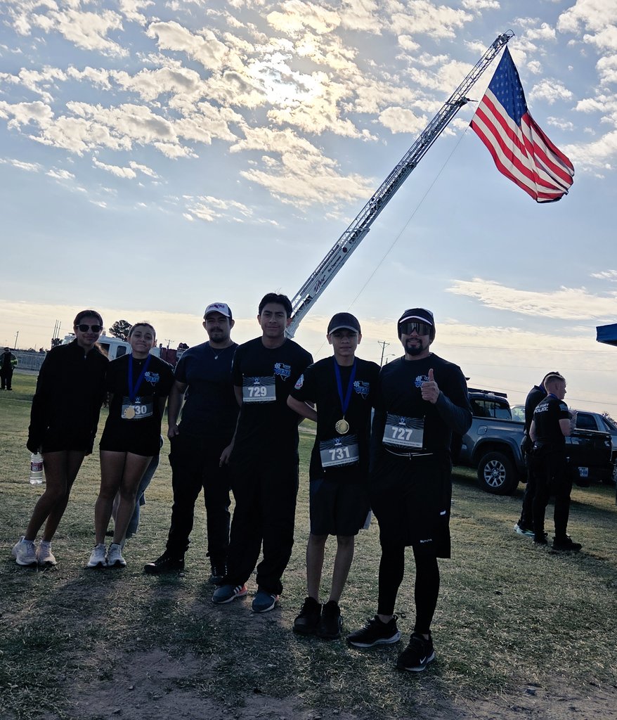 RealyvasquezAl's tweet image. Special thank you to @GVILaw to be able to sponsor Tornillo students to participate in the 6th annual memorial 5k run for #deputypeterherrera #backtheblue #tisdproud #neverforget