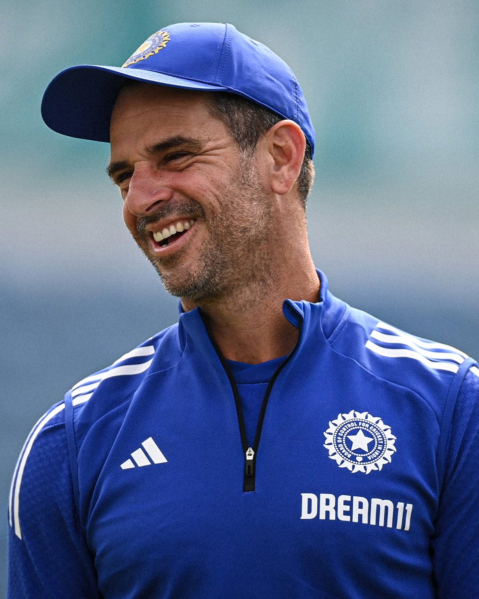 EssexCricket's tweet photo. 🏆 Congratulations to @BCCI Assistant Coach Ryan ten Doeschate on winning the @ICC Men's T20 World Cup!

🎟️ You can watch T20 cricket live in Chelmsford this summer with tickets on general sale now! ➡️ https://t.co/BFU54Vo6hy

🦅 #FlyLikeAnEagle https://t.co/tnDtFEmmu9