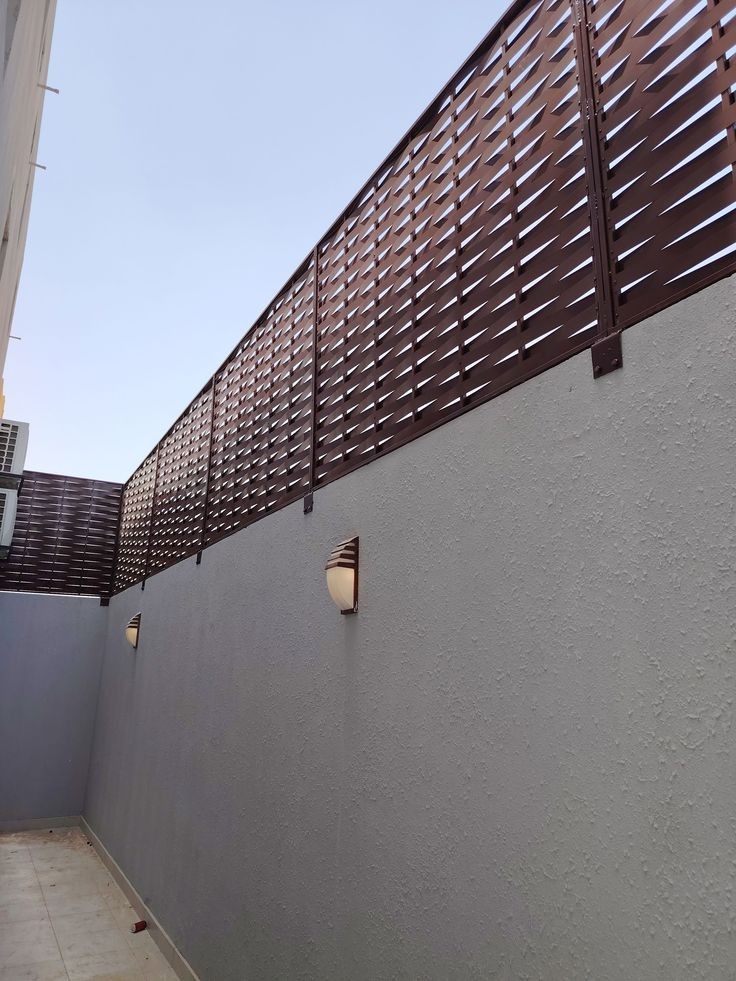 سواتر وهناجر بأفضل الخامات 
خصوصية كاملة + هياكل قوية تتحمل الحرارة والرياح
تنفيذ حسب الطلب وتركيب سريع مع ضمان
 واتساب: wa.me/966531034073
🌐
mizalaatwakhiamalriyad.com
#سواتر_هناجر 
#مستودعات  #مقاولات
"الدفاعات الجويه السعوديه"
#السعودية