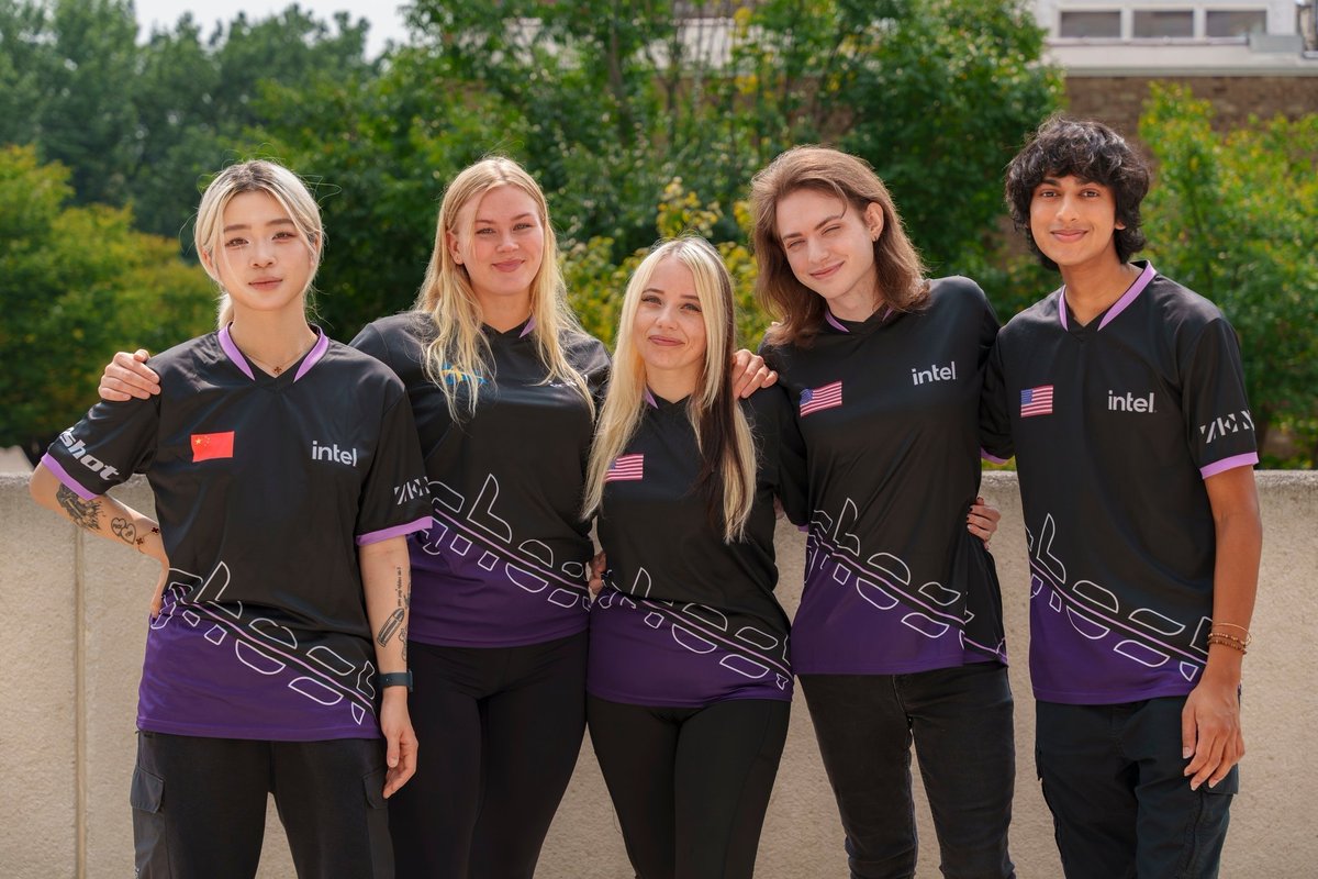 EMUHLEET tweet media