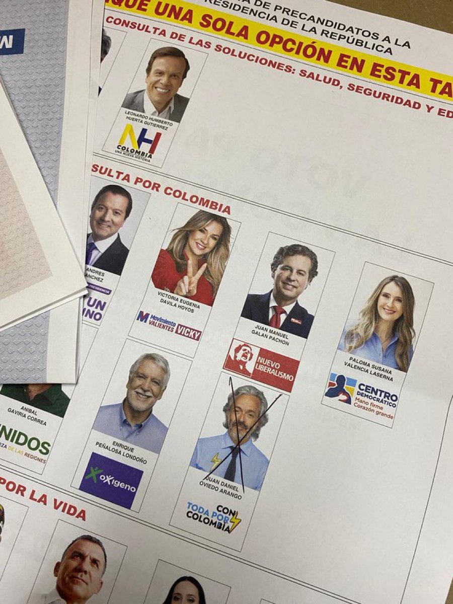 llinaszn's tweet photo. Alguien sabe porque no sale Rodrigo Contreras https://t.co/1jAgdG8vbJ