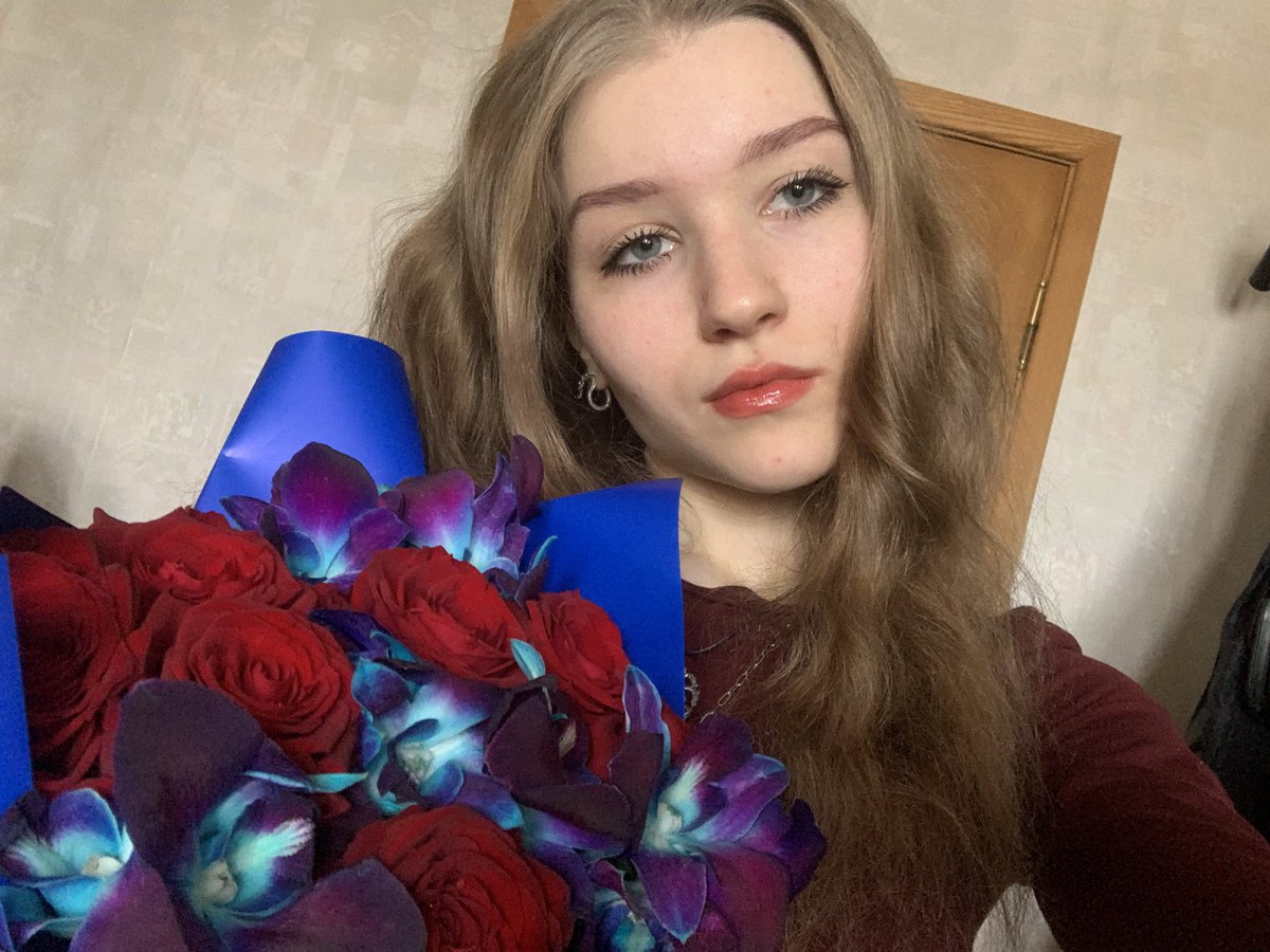 sonya🚬 tweet media