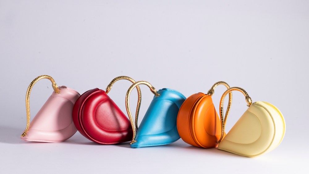 MySmallStoreMN's tweet image. Stepping into Milan Fashion Week Fall 2026 — the shoes, bags, and accessories are next-level! 👠👜✨ Ready to elevate your style? Check out the 🚀 trends! 😍👀

Read more here 👉 zurl.co/XKnW6 

#MilanFW #FashionTrends #Accessories #MySmallStore