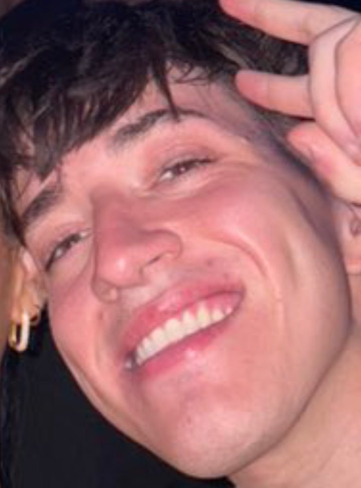 mira esa carretilla toda deforme hermano que asco y con esa misma cara es con la que se atreve a ser homofóbico