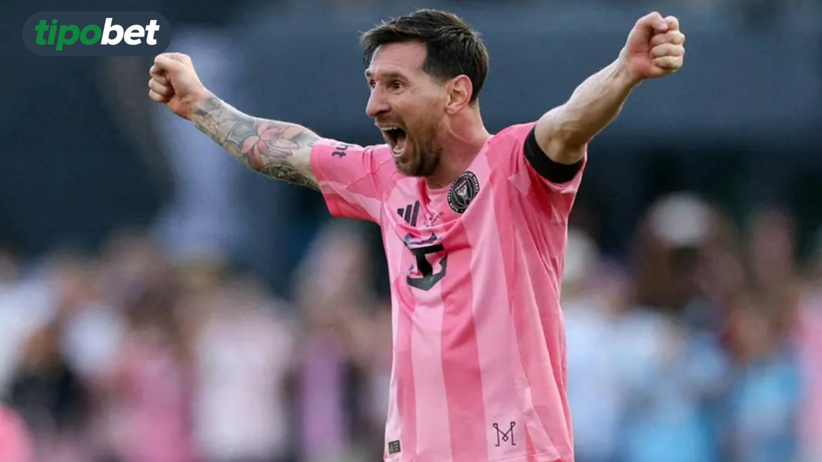 ❤️ Lionel Messi’nin kazancı ortaya çıktı

🟢 Inter Miami CF’de forma giyen Arjantinli yıldızın yıllık geliri açıklandı.

💰 Kulübün ortaklarından Jorge Mas, Messi için yılda 70–80 milyon dolar ödediklerini söyledi.