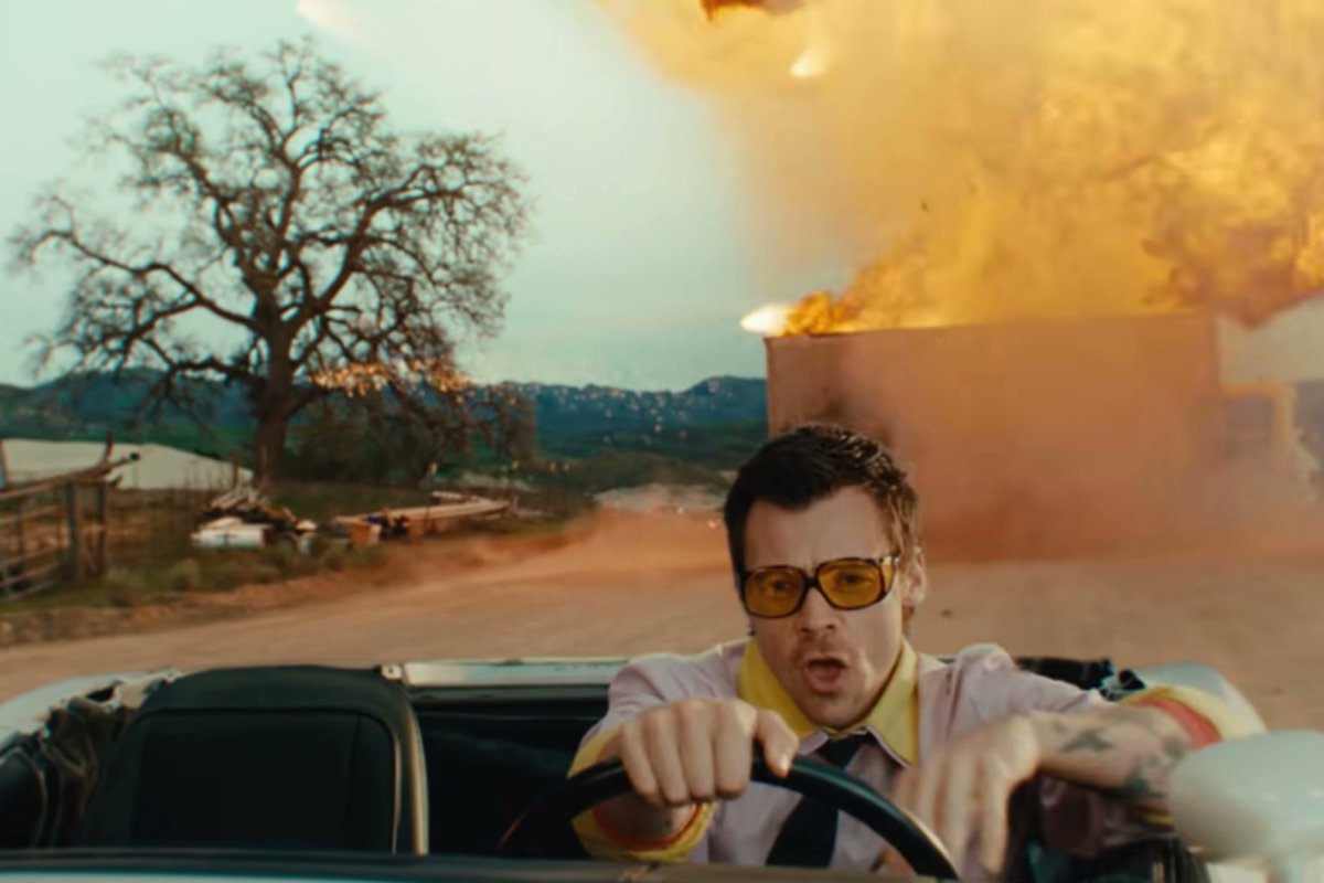 chartdata's tweet photo. Harry Styles' "American Girls" aiming for #1 debut on this week's UK singles chart.

It would mark his fourth #1 hit. https://t.co/5YYF2u84fs
