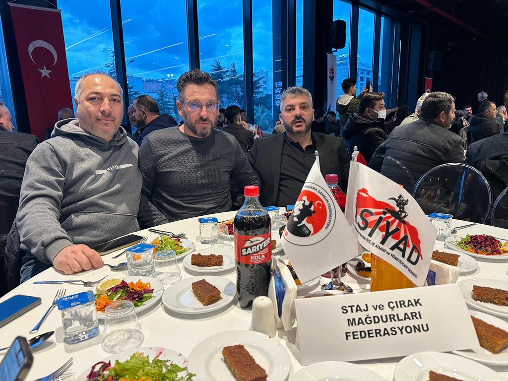 CirakStajFED's tweet photo. Samsun Staj ve Çıraklık Sigortası Mağdurları Derneği'mizi iftar programına davet eden Ankara Samsun Federasyonu’na nazik davetleri ve göstermiş oldukları misafirperverlik için içten teşekkürlerimizi sunarız.

#ASFED
@SamsunDernekCSM

Ramazan ayının manevi atmosferinde gerçekleşen bu anlamlı buluşma; birlik, beraberlik, kardeşlik ve dayanışma duygularının pekişmesine vesile olmuş, ortak değerler etrafında bir araya gelmenin önemini bir kez daha göstermiştir.     

Bu anlamlı programda yer alarak federasyonumuzu en iyi şekilde temsil eden, birlik ve beraberliğimize katkı sağlayan tüm dernek üyelerimize de ayrıca teşekkür ediyor; bu tür buluşmaların toplumsal dayanışmayı artırarak hayırlara vesile olmasını temenni ediyoruz.    

Staj ve Çıraklık Sigortası Mağdurları Federasyonu

Yolumuz Doğru Yükümüz Ağır
#StajyerÇıraklarDevletOkulundaMağdur