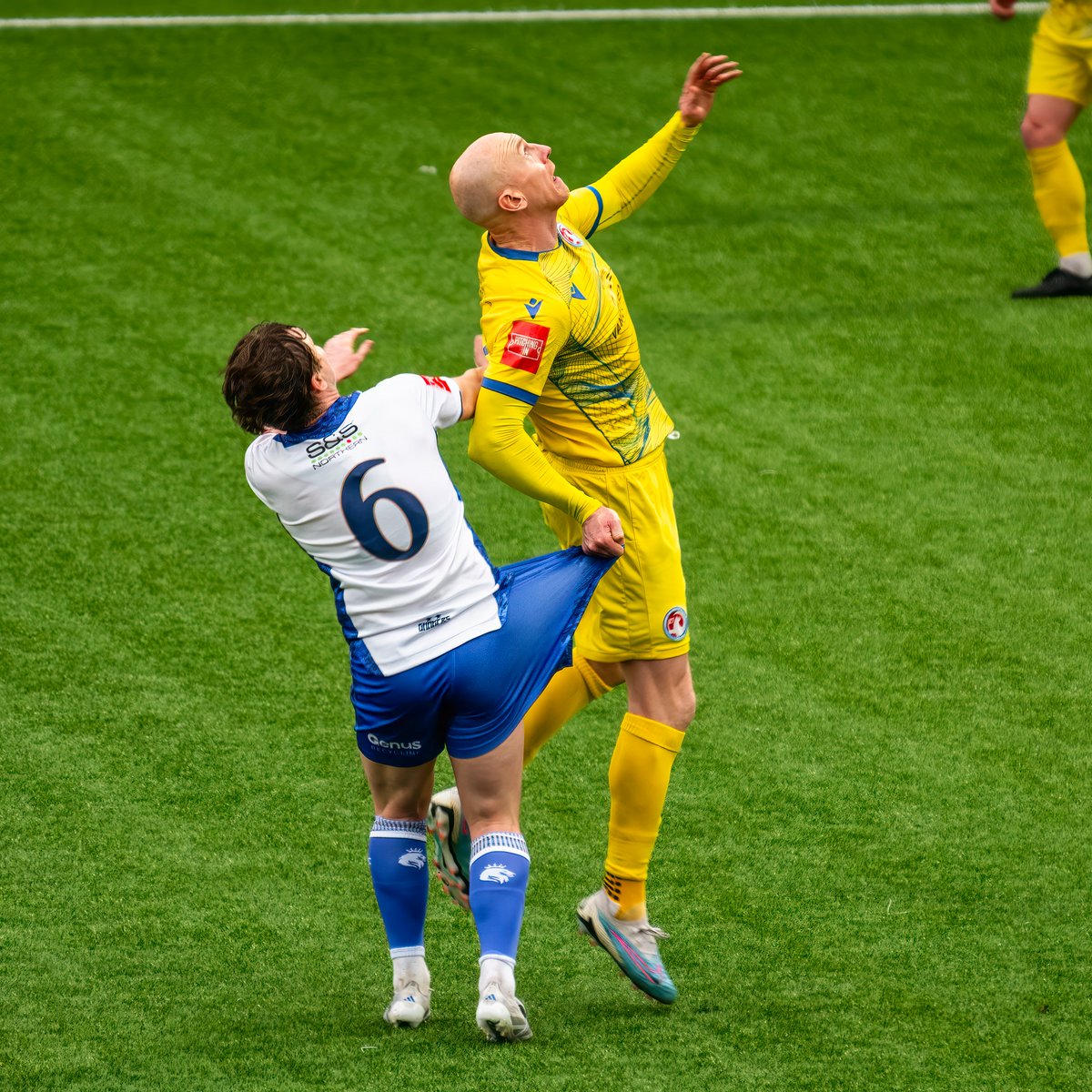 GomboczSteve's tweet image. Some shirt pulling going on during the game Bury v Vauxhall Motors on 7/3/26. #BuryFC #PartOfIt @whitebluearmy @buryfcofficial #bfc140 #shakers