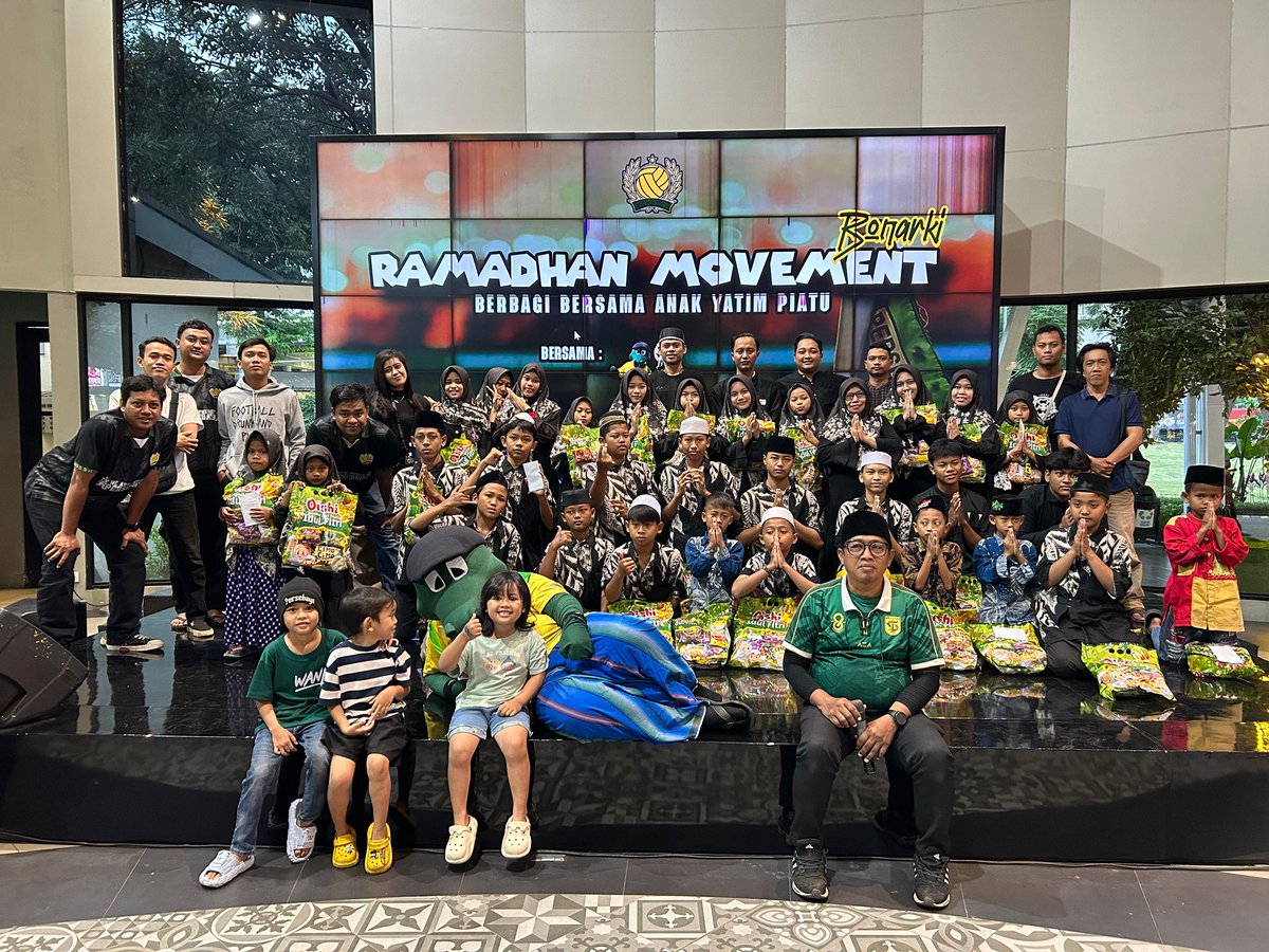 Bonarki1927's tweet photo. Alhamdulillah masih bisa bertemu dengan adik adik panti , setiap materi yg kita keluarkan akan menjadi berlah di kemudian hari . Terimakasih para support dan donatur yg sudah menyisihkan rezeki nya #agendatahunan #weareenergiofpersebaya #bonarki #manukan https://t.co/SLyoEPOsjq