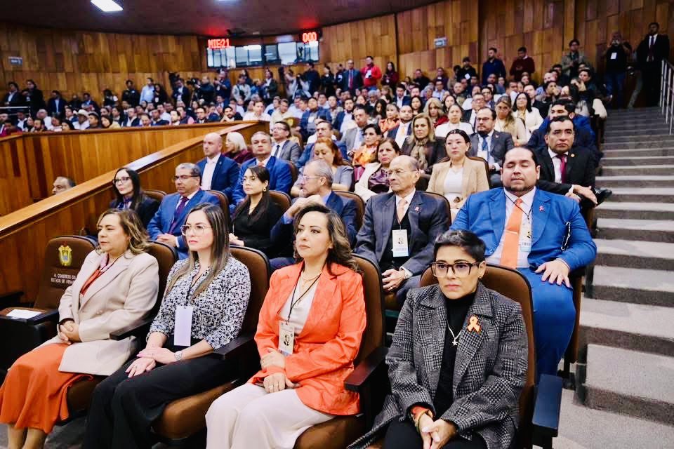 Azuara82's tweet photo. En días pasados, en el marco del Día Internacional de las Mujeres (8M), asistí al Congreso del Estado de Veracruz para atestiguar la entrega de reconocimientos a dos mujeres cuya trayectoria honra la lucha por la igualdad y la dignidad. Ana María Autrán y María Luisa Bandala. https://t.co/nk4bnoRlgn