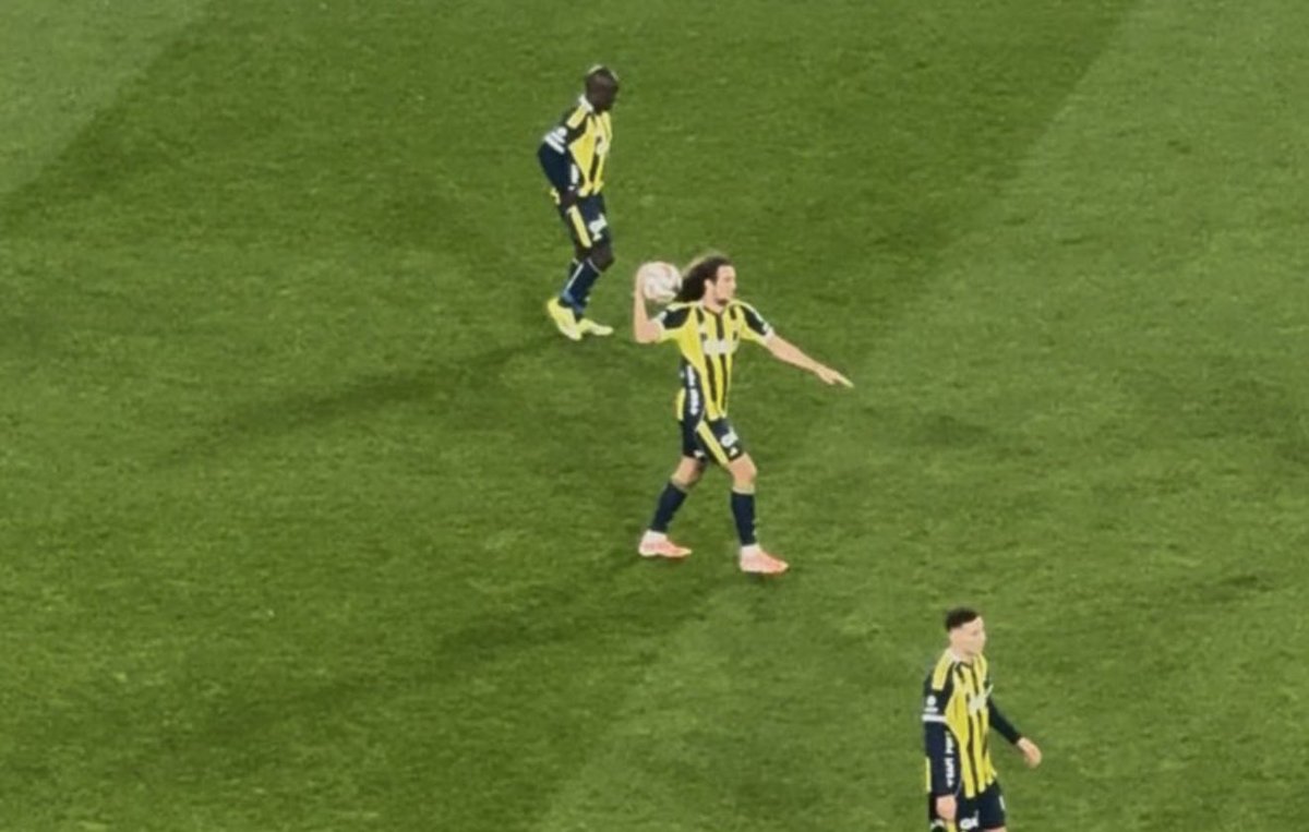 Fenerbahçe tarihinin en karakterli oyuncularından aldığı para son kuruşuna kadar helal olsun !

Mattéo Guendouzi