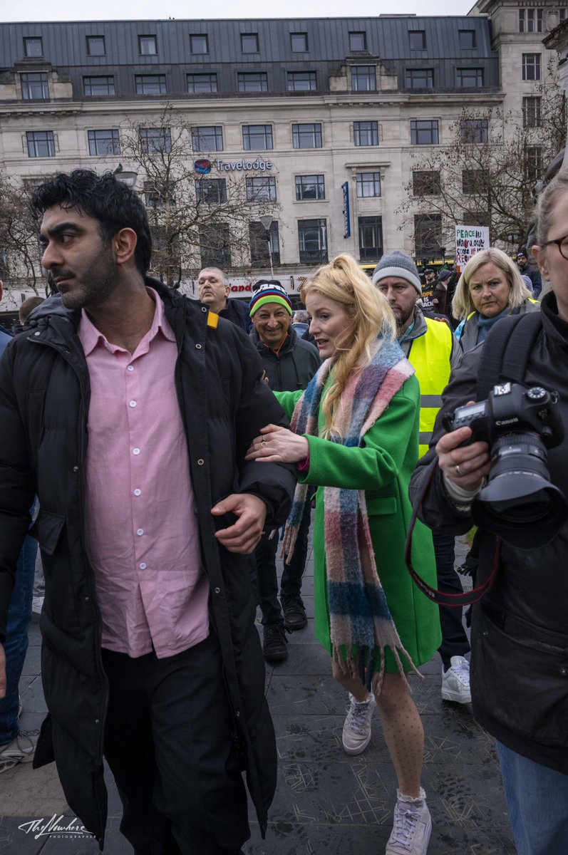 The Nowhere Photographer tweet media