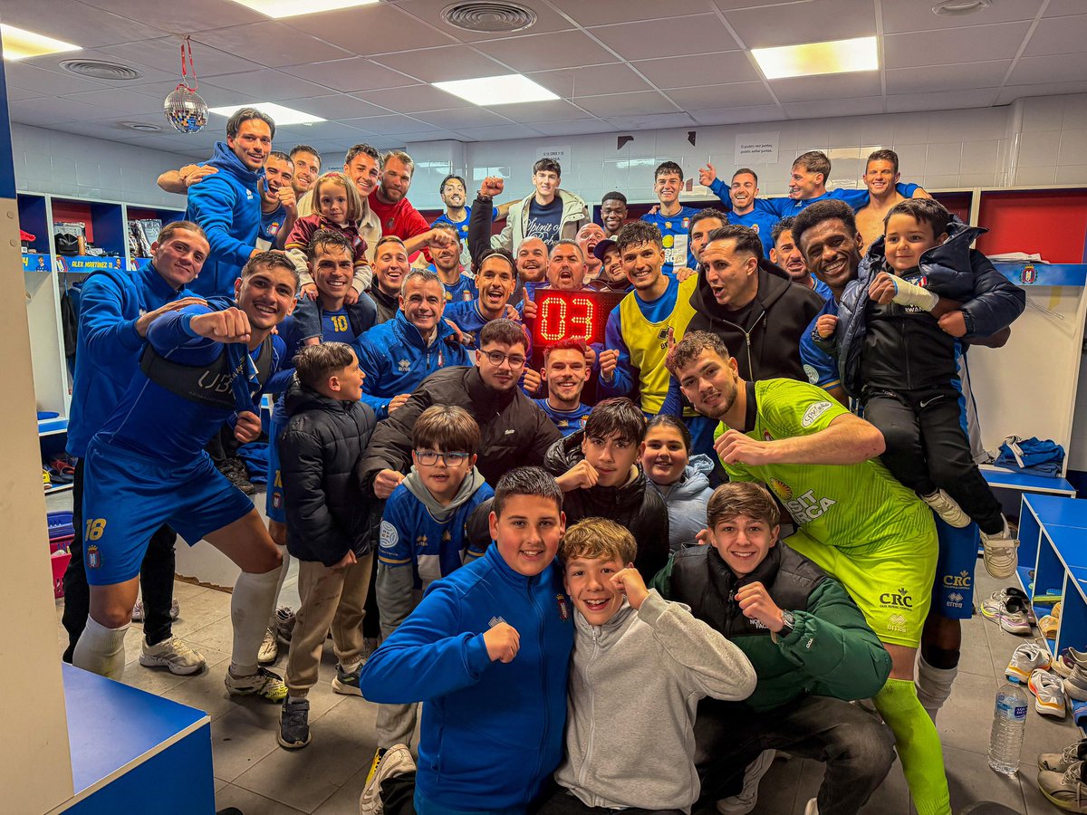 TIENEN UNAS PELOTAS MUY GORDAAAAAAAAAAAS