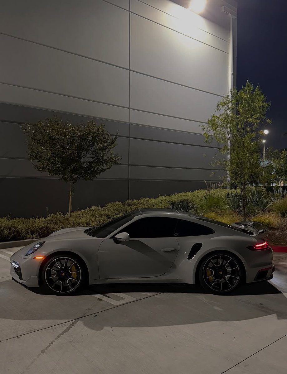 ThrottleCars's tweet photo. 911 Turbo S https://t.co/cfDt14Q4pK