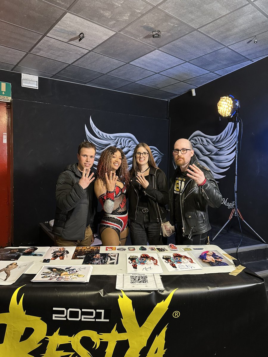 Castenik96's tweet photo. Ladies and gentlemen me and @swansault had the honor and privilege of meeting @MercedesVarnado today and she agreed to do THE THING!! #4HW https://t.co/EQCFej8KZu