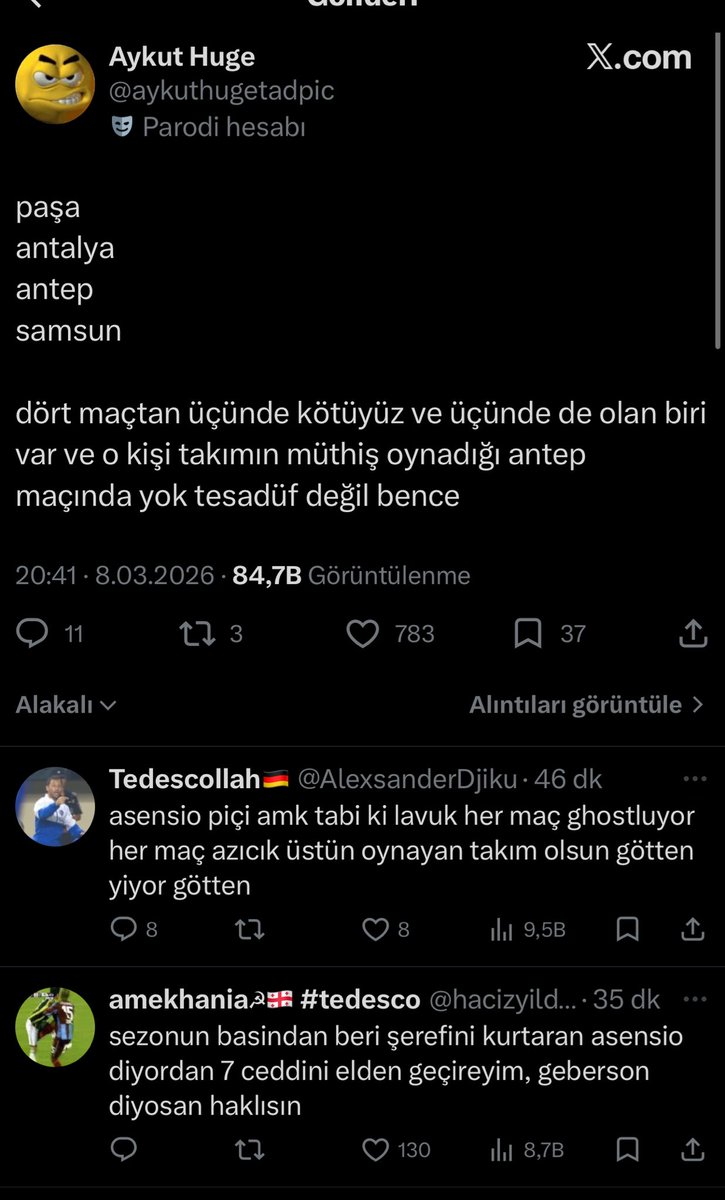 Şu orospu evladını görüyorsunuz dimi. Herif yine maçı aldı bu bokbahçeliler harap olmayı hakediyor ananı sşkeyim @aykuthugetadpic 👋