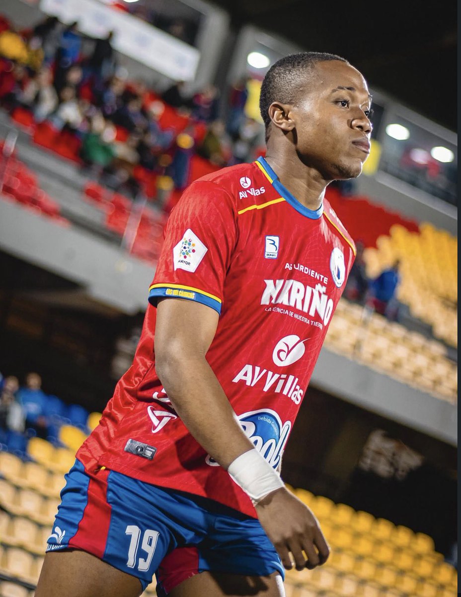 SebasHurtado93's tweet photo. El regreso del goleador 👑⚽️

Yoshan Valois (21) aparece en la lista de convocados de Deportivo Pasto para enfrentar al @AmericadeCali por la fecha 10, luego de reincorporarse al club esta semana.

Vale recordar que la última vez que Valois vistió los colores del equipo en competencia oficial fue el 13 de noviembre de 2025, en la victoria 3-0 ante Bucaramanga, partido en el que además marcó gol.