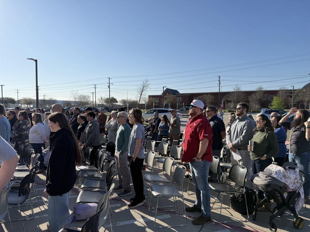 fbcrowlett's tweet photo. Today was a great day due to a great effort from our church family. Staff and volunteers all worked together to pull off a service outside! We had two baptisms and professions of faith, on a day some thought we would cancel. Great job everyone! https://t.co/6JKDp6poQH